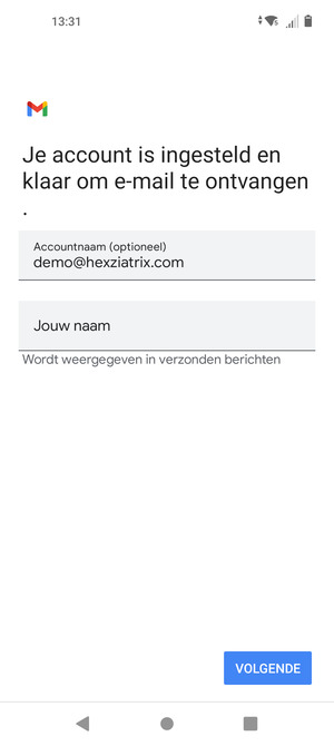 Geef uw account een naam en voer uw naam in. Selecteer VOLGENDE