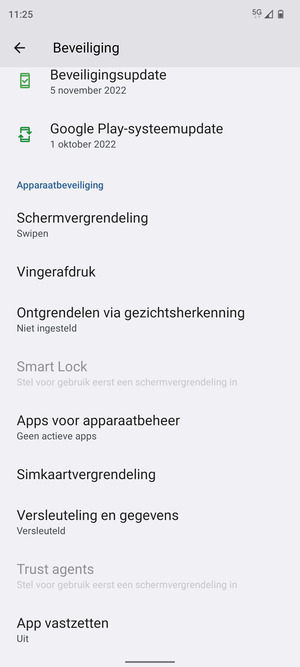 Om de pin voor de simkaart te wijzigen, scroll naar en selecteer Simkaartvergrendeling