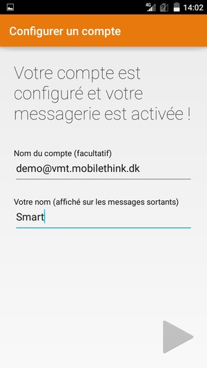 Donnez un nom à votre compte et saisissez votre nom. Sélectionnez Suivant