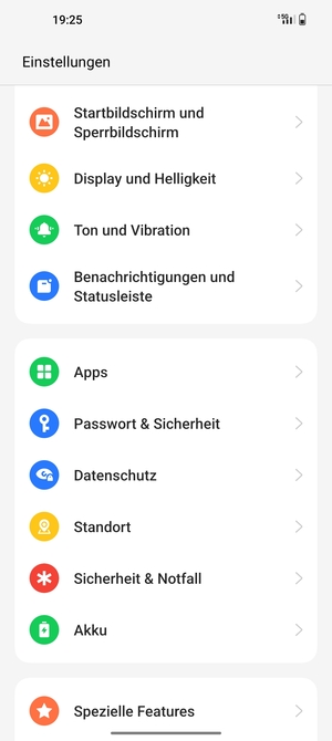 Scrollen Sie und wählen Sie Passwort & Sicherheit