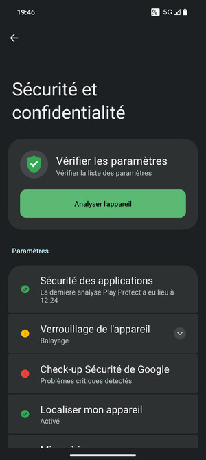 Pour activer votre écran de verrouillage, allez dans le menu Sécurité et confidentialité et sélectionnez Verrouillage de l'appareil