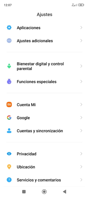 Desplácese y seleccione Cuentas y sincronización
