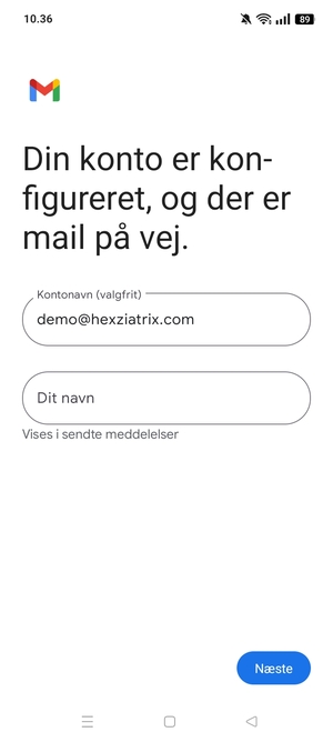 Giv din konto et navn og indtast dit navn. Vælg Næste