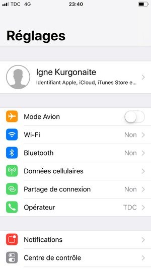 Sélectionnez Identifiant Apple, iCloud, iTunes Store e...