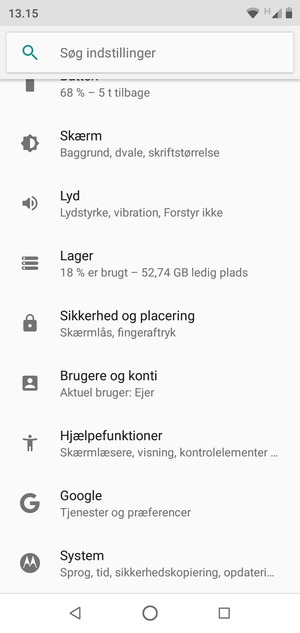 Scroll til og vælg Brugere og konti