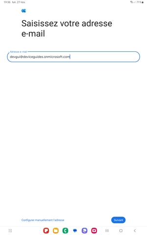 Saisissez votre Adresse e-mail et sélectionnez Configurer manuellement l'adresse