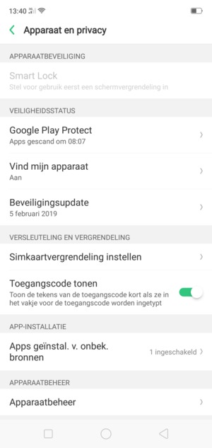 Scroll naar en selecteer Simkaartvergrendeling instellen