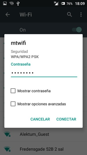 Introduzca la contraseña de Wi-Fi y seleccione CONECTAR