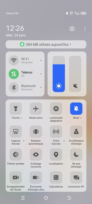 Sélectionnez  Luminosité adaptative