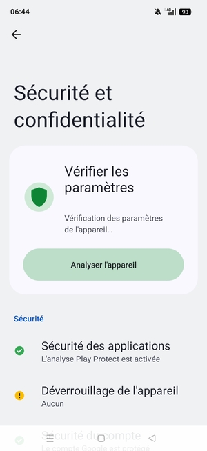Pour activer votre écran de verrouillage, allez dans le menu Sécurité et confidentialité et sélectionnez Déverrouillage de l'appareil