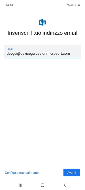 Inserisci il tuo indirizzo email e seleziona Configura manualmente