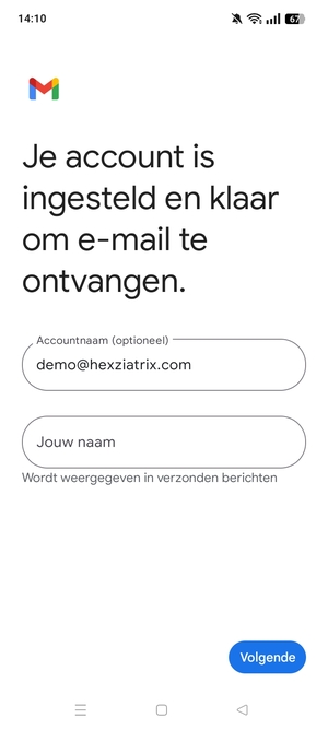 Geef uw account een naam en voer uw naam in. Selecteer Volgende