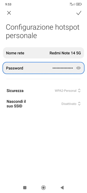 Inserisci una password dell'hotspot Wi-Fi di almeno 8 caratteri e seleziona Salva