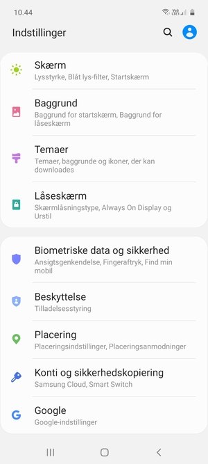 Scroll til og vælg Konti og sikkerhedskopiering