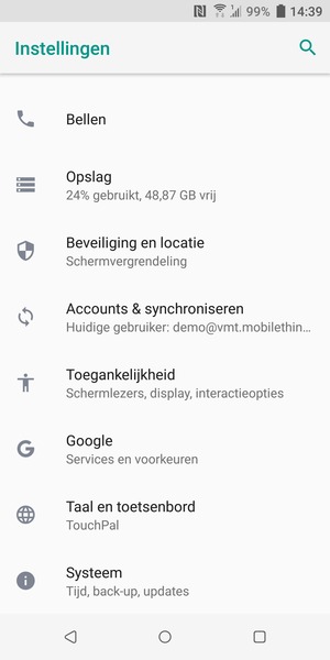 Scroll naar en selecteer Accounts & synchroniseren