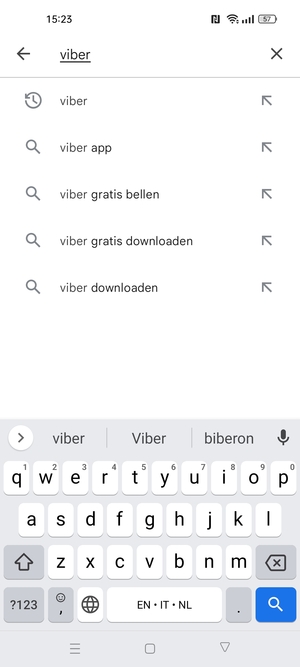 Voer de app-naam in en selecteer Zoeken