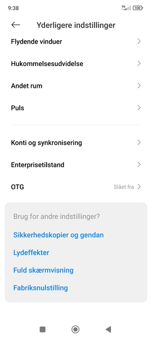 Scroll til og vælg Konti og synkronisering