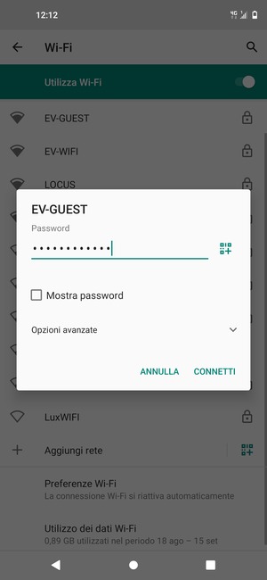 Inserisci la password del Wi-Fi e seleziona CONNETTI