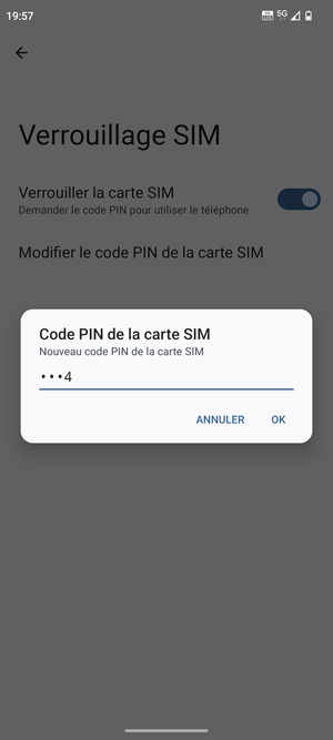 Saisissez votre Nouveau code PIN de la carte SIM et sélectionnez OK