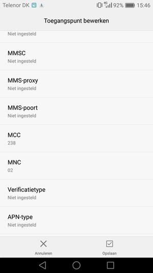Scroll naar beneden en voer internetgegevens in