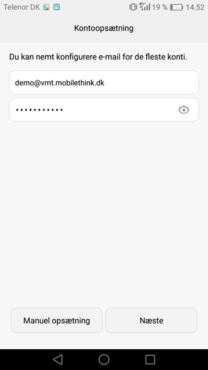 Indtast din e-mailadresse og adgangskode. Vælg Næste