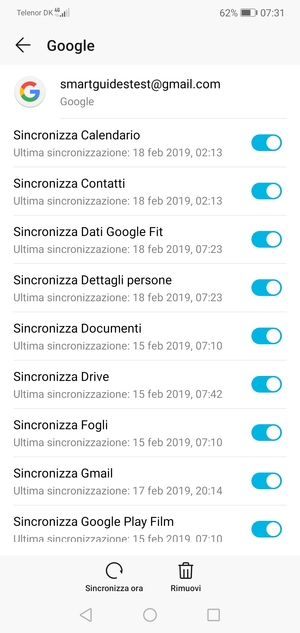 Assicurati che Sincronizza Contatti sia selezionato