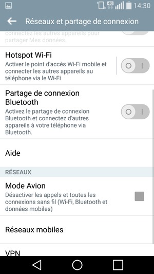 Faites défiler et sélectionnez Réseaux mobiles