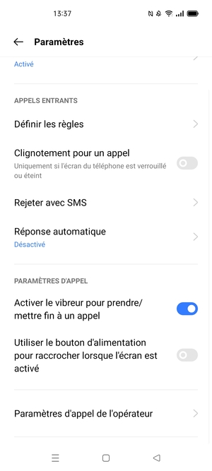 Faites défiler et sélectionnez Paramétres d'appel de l'opérateur