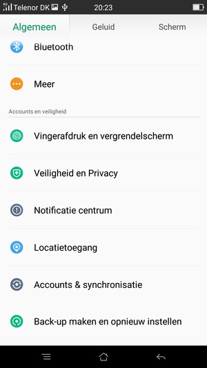 Scroll naar en selecteer Veiligheid en Privacy
