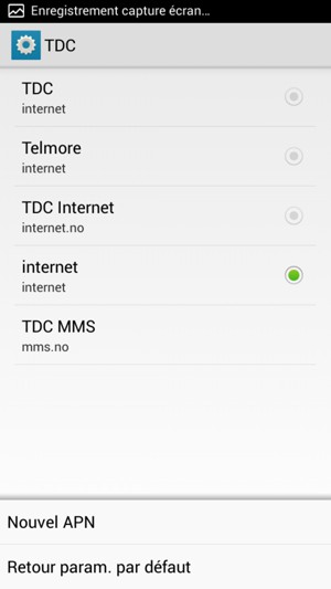 Si votre écran ressemble à ceci, sélectionnez le bouton Menu sur le téléphone et sélectionnez Nouvel APN