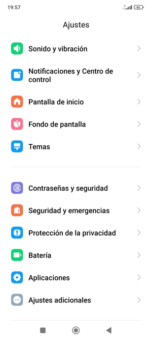 Desplácese y seleccione Contraseñas y seguridad