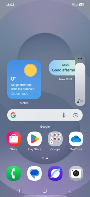Maintenir appuyé pour baisser le volume au niveau requis