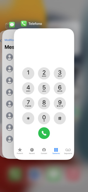 Scorri verso l'alto le app per chiuderle. Ciò ti farà risparmiare batteria.