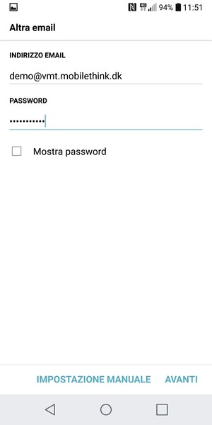Inserisci il tuo indirizzo email e password. Seleziona AVANTI