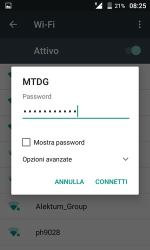 Inserisci la password del Wi-Fi e seleziona CONNETTI
