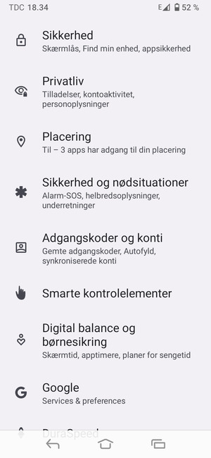 Vend tilbage til menuen Indstillinger og vælg Adgangskoder og konti