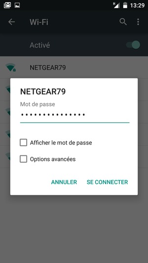 Saisissez le mot de passe du Wi-Fi et sélectionnez SE CONNECTER