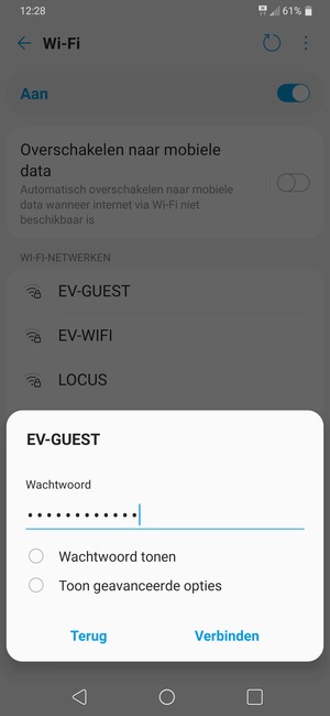 Voer het WiFi-wachtwoord in en selecteer Verbinden