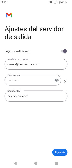Introduzca la dirección de servidor saliente y seleccione Siguiente