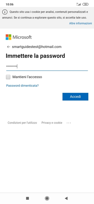 Inserisci la tua password di Hotmail e seleziona Accedi