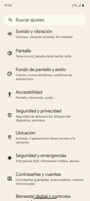 Desplácese y seleccione Seguridad y privacidad