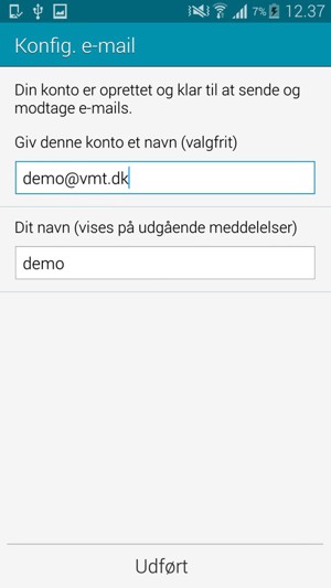 Giv din konto et navn og indtast dit navn. Vælg Udført
