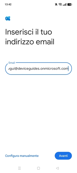Inserisci il tuo indirizzo email e seleziona Configura manualmente