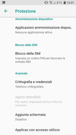 Per cambiare il PIN della scheda SIM, torna al menu Protezione e scorri e seleziona Blocco della SIM