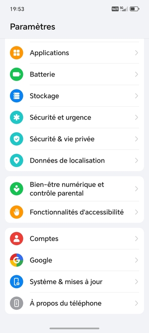Faites défiler et sélectionnez Comptes