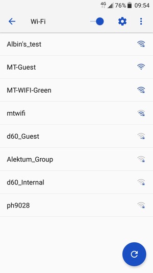 Seleziona la rete wireless a cui desideri connetterti