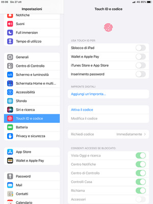 Scorri verso il basso e seleziona Touch ID e codice