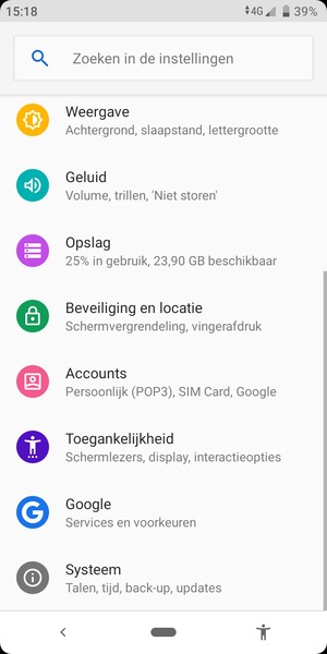 Keer terug naar het Instellingen menu en selecteer Accounts