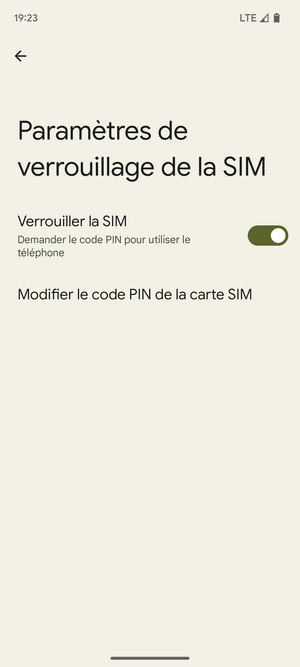 Sélectionnez Modifier le code PIN de la carte SIM