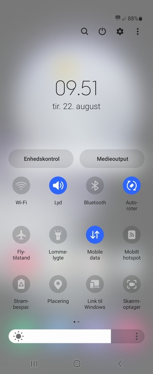 Vælg Menu knappen